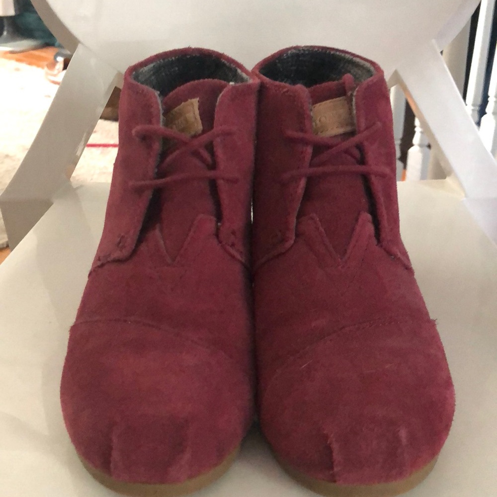 Toms maroon suede tie wedges